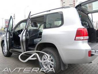 2010 Toyota Land Cruiser Pictures