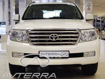 2010 Toyota Land Cruiser Photos