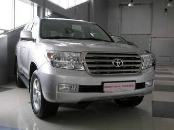 2010 Toyota Land Cruiser Photos