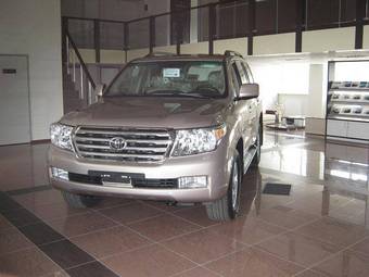 2010 Toyota Land Cruiser Pictures