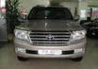 2010 Toyota Land Cruiser Pictures