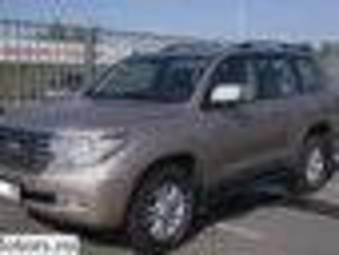 2010 Toyota Land Cruiser Photos