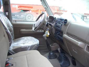 2010 Toyota Land Cruiser Pictures