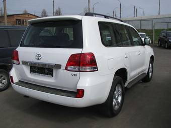 2010 Toyota Land Cruiser Photos