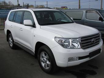 2010 Toyota Land Cruiser Photos
