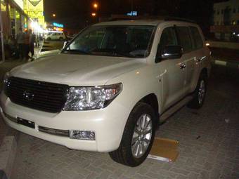2010 Toyota Land Cruiser Photos