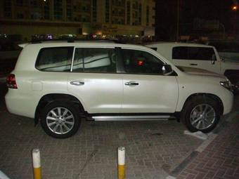 2010 Toyota Land Cruiser Pictures