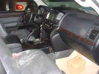 2010 Toyota Land Cruiser Images