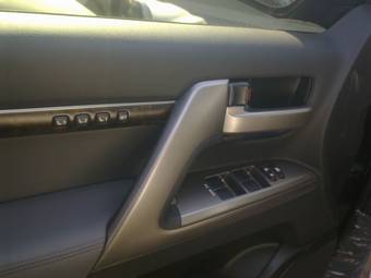2010 Toyota Land Cruiser Pictures
