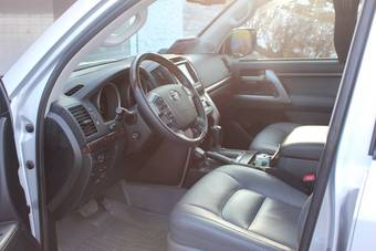 2010 Toyota Land Cruiser Pictures