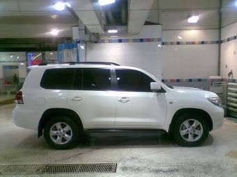 2010 Toyota Land Cruiser Photos