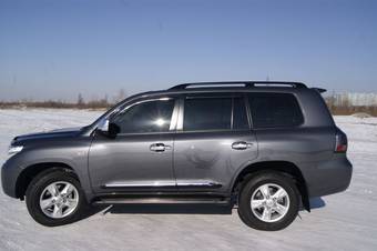 2010 Toyota Land Cruiser Pictures