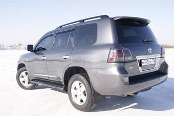 2010 Toyota Land Cruiser Photos