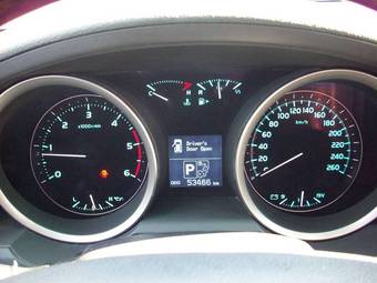 2010 Toyota Land Cruiser Photos