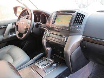 2010 Toyota Land Cruiser Wallpapers