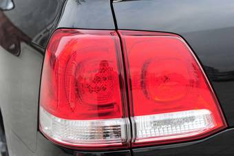 2010 Toyota Land Cruiser Pics