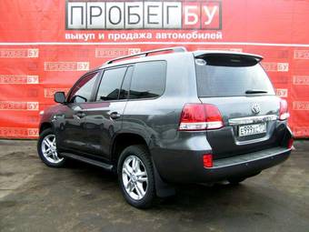 2010 Toyota Land Cruiser Photos