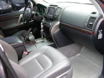 2010 Toyota Land Cruiser Photos
