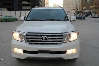 2010 Toyota Land Cruiser Photos