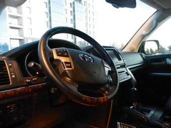 2010 Toyota Land Cruiser Pictures