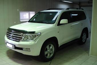 2010 Toyota Land Cruiser Photos