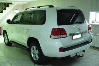 2010 Toyota Land Cruiser Pictures