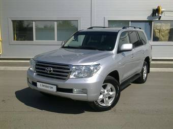 2010 Toyota Land Cruiser Photos