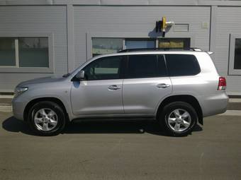 2010 Toyota Land Cruiser Pictures