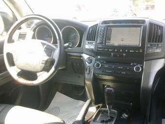 2010 Toyota Land Cruiser Pictures
