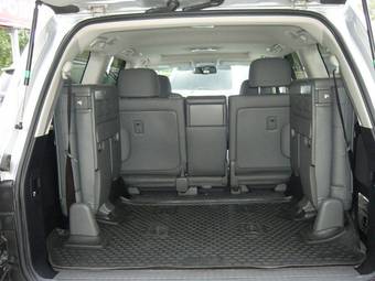 2010 Toyota Land Cruiser Photos