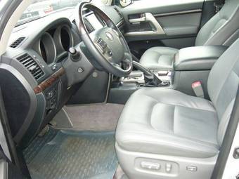 2010 Toyota Land Cruiser Pictures