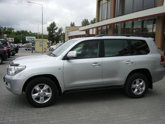 2010 Toyota Land Cruiser Pictures