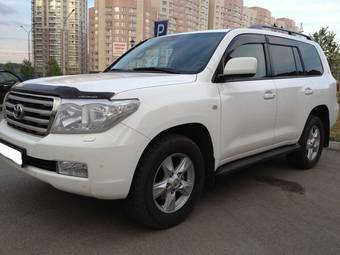 2010 Toyota Land Cruiser Photos