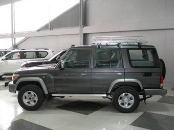 2011 Toyota Land Cruiser Pictures