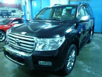 2011 Toyota Land Cruiser Pics