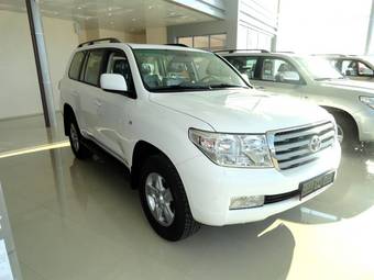 2011 Toyota Land Cruiser Photos