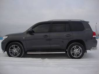 2011 Toyota Land Cruiser Pictures