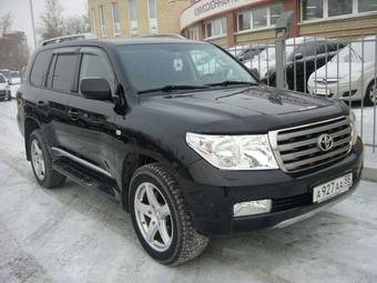 2011 Toyota Land Cruiser Pictures