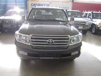 2011 Toyota Land Cruiser Pictures