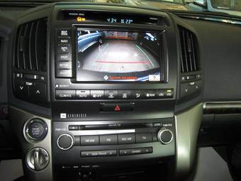 2011 Toyota Land Cruiser Pictures