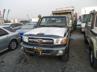2011 Toyota Land Cruiser Pictures