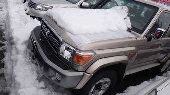2011 Toyota Land Cruiser Photos