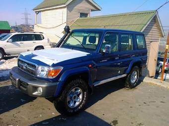 2011 Toyota Land Cruiser Pictures