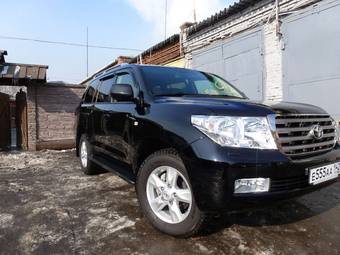 2011 Toyota Land Cruiser Images