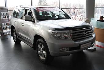 2011 Toyota Land Cruiser Photos