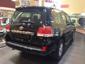 2011 Toyota Land Cruiser Pictures