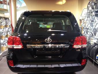 2011 Toyota Land Cruiser Photos
