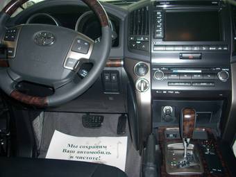 2011 Toyota Land Cruiser Wallpapers