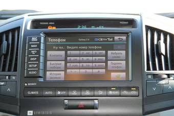 2011 Toyota Land Cruiser Pics