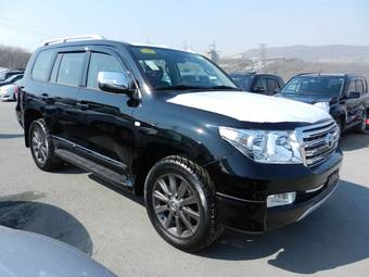 2011 Toyota Land Cruiser Pictures